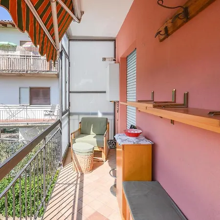 Stunning In With Wifi And 2 Bedrooms Apartament